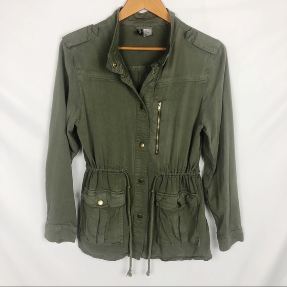 H&M Jackets & Blazers - H&M divided green utility jacket. Size 8